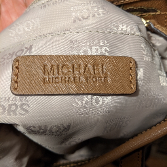 Purse - Picture 1 of 8